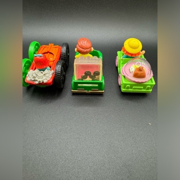 VTG 1990s Tiny Toons Montana Max Elmyra Elmira Flip Car McDonald’s - Picture 3 of 5